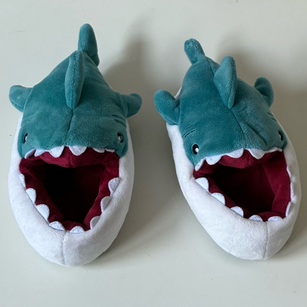 Toddler Shark Plush Slippers size 5/6 small